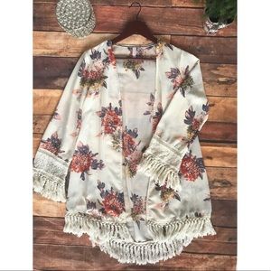 Cute floral print LIKE NEW over shirt!